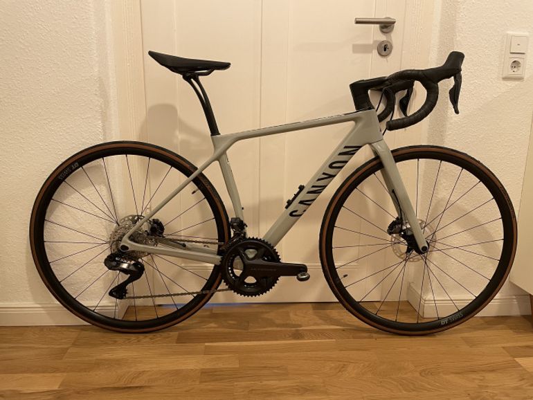 Used Canyon Endurace CF SL 8 Di2 2022 Road & Gravel — image 3 of 5