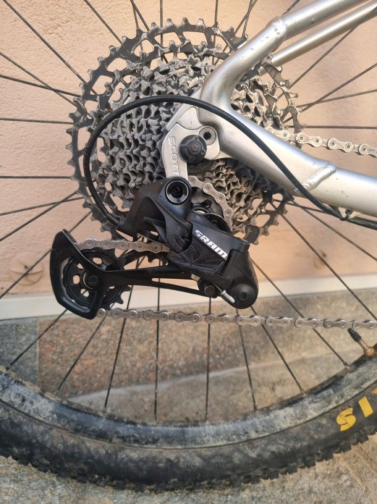 Used Scott Scale 710 2021 2021 Mountainbike, Gris claro — image 3 of 9