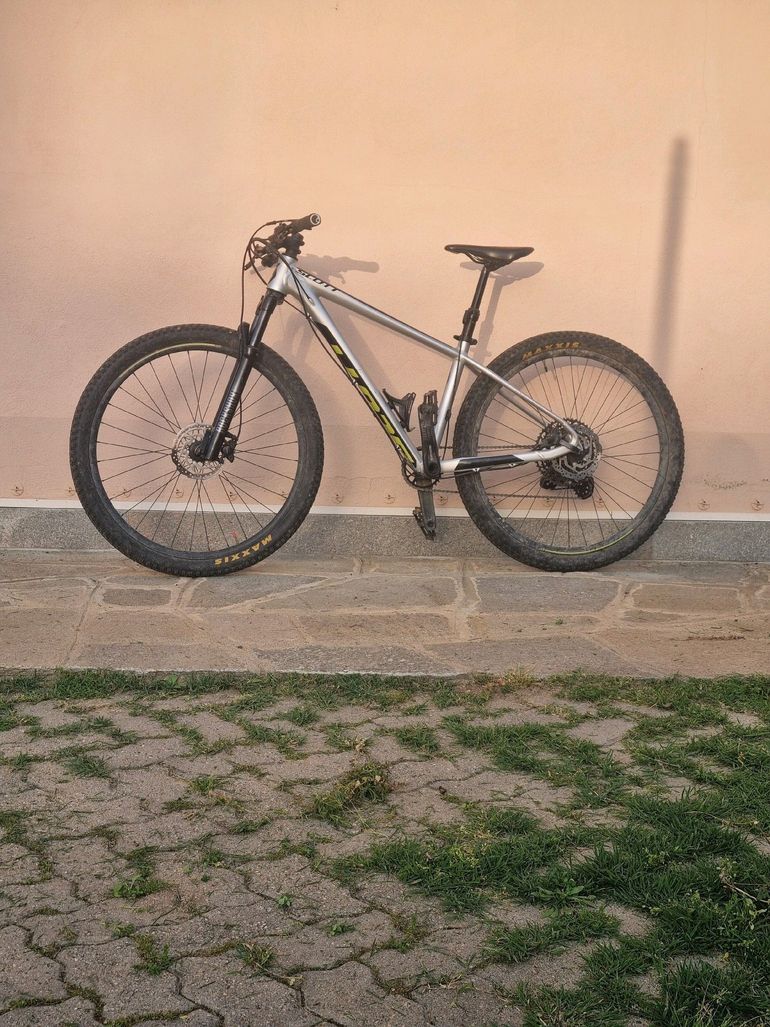 Used Scott Scale 710 2021 2021 Mountainbike, Gris claro — image 1 of 9