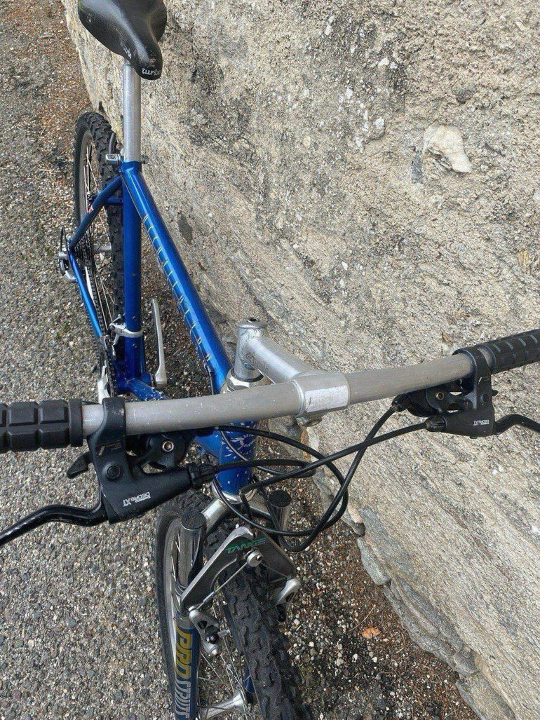 Used Vintage Custom 1990 Mountainbike, Blue — image 6 of 9