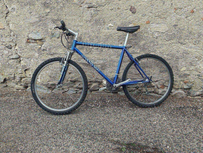 Used Vintage Custom 1990 Mountainbike, Blue — image 4 of 9