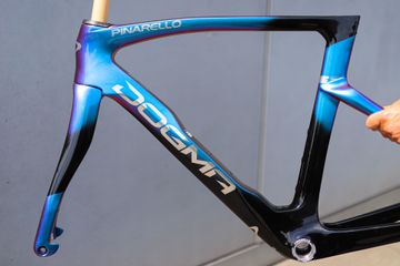 Gebrauchtes Pinarello Dogma F Disc Frameset 2024 Road & Gravel, Violett — Bild 7 von 9
