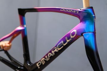 Gebrauchtes Pinarello Dogma F Disc Frameset 2024 Road & Gravel, Violett — Bild 4 von 9