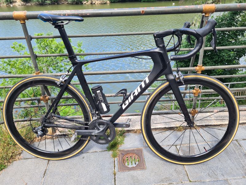 Używany Giant TCR Advanced 2 2015 2015 Road & Gravel