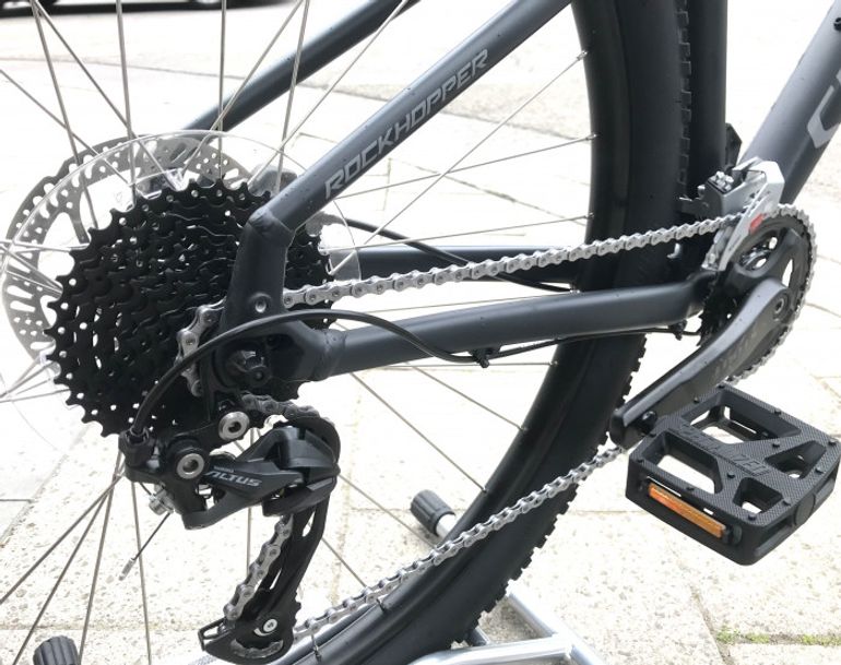 Used Specialized Rockhopper Sport 2022 Mountainbike, Light Gray — image 3 of 5