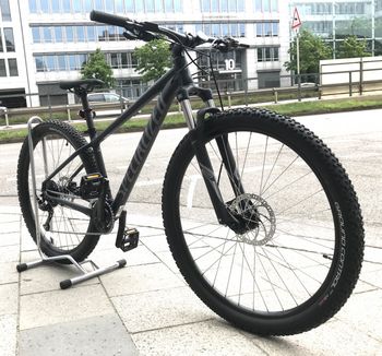 Used Specialized Rockhopper Sport 2022 Mountainbike, Light Gray — image 4 of 5