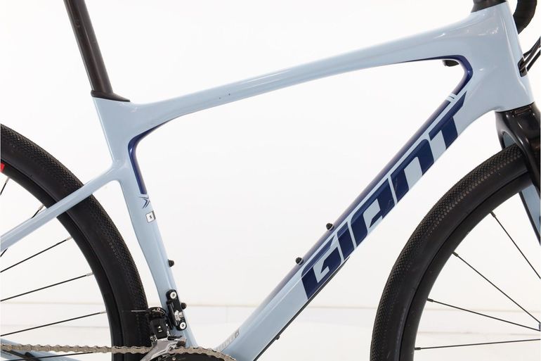 Used Giant Revolt Advanced 3 Road & Gravel, Black — image 2 of 9