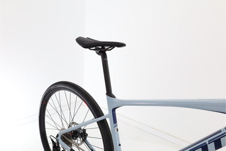 Used Giant Revolt Advanced 3 Road & Gravel, Black — image 8 of 9