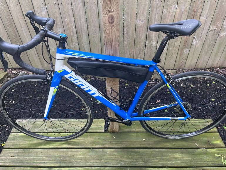 Giant Defy 3 used in M | buycycle USA