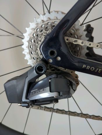 Used Trek Émonda SLR 7 eTap 2022 2022 Road & Gravel, Red — image 6 of 9