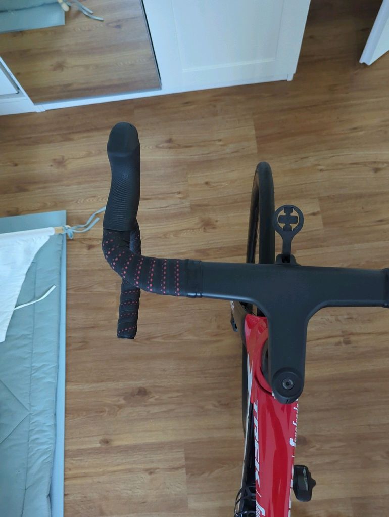 Used Trek Émonda SLR 7 eTap 2022 2022 Road & Gravel, Red — image 8 of 9
