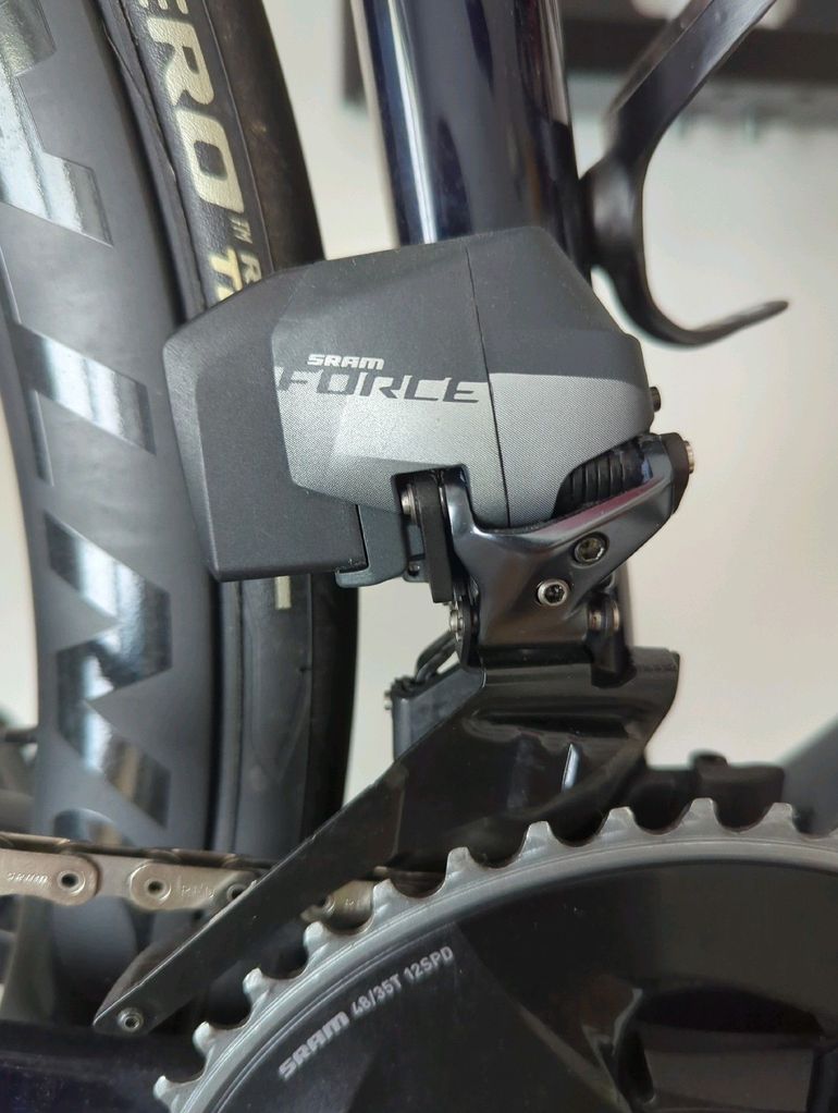 Used Trek Émonda SLR 7 eTap 2022 2022 Road & Gravel, Red — image 5 of 9