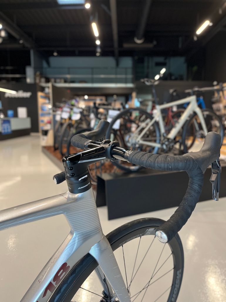 Used Argon 18 Sum Shimano Ultegra Di2 - Atten 2024 2024 Road & Gravel, Light Gray — image 4 of 4