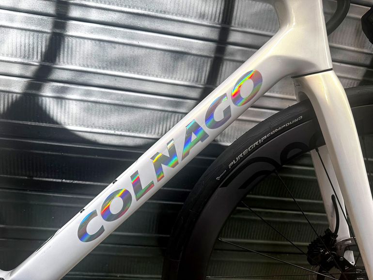 Colnago V4RS BIANCO PERLA Perlmutt-Weiß/DURA-ACE Di2/DEDA SL45/Gr.510=54/55 NEU 2024 Road & Gravel d'occasion — image 2 sur 6