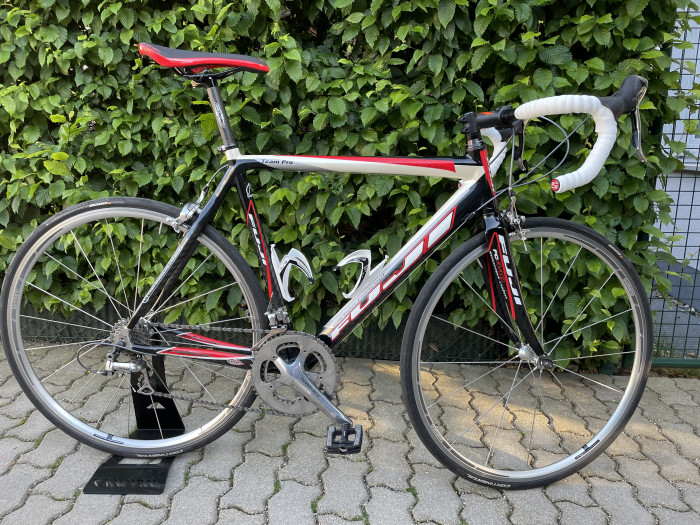 Fuji team best sale pro bike