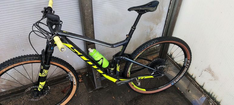 Używany Scott Spark RC 900 Pro 2018 2018 Mountainbike — zdjęcie 4 z 6