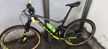 Używany Scott Spark RC 900 Pro 2018 2018 Mountainbike — zdjęcie 3 z 6