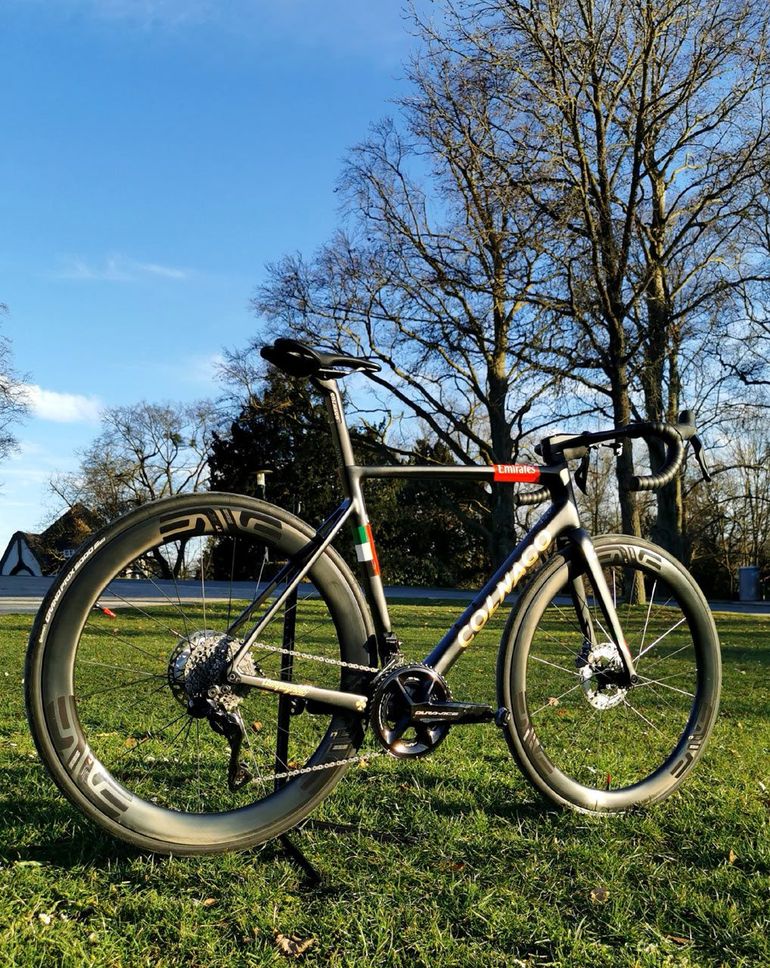 Used Colnago V3RS UAE EMIRATES GOLD/DURA-ACE 12s DI2/Enve 4.5/size 52S=55/56 2022 Road & Gravel, Black — image 6 of 9