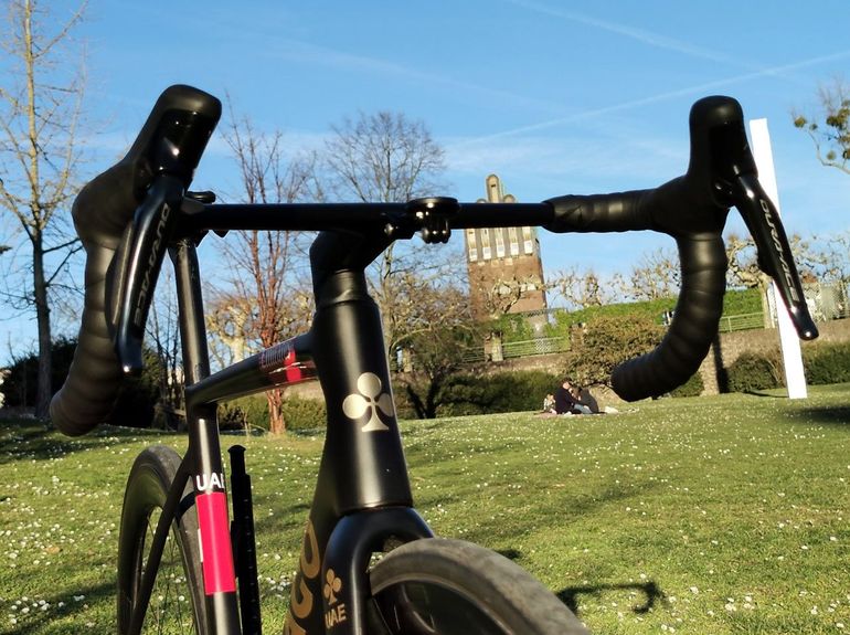 Used Colnago V3RS UAE EMIRATES GOLD/DURA-ACE 12s DI2/Enve 4.5/size 52S=55/56 2022 Road & Gravel, Black — image 2 of 9