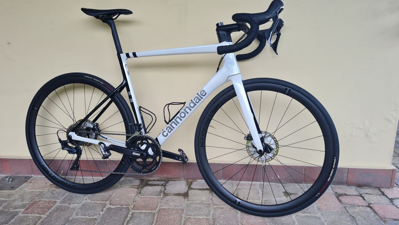 Cannondale SuperSix EVO Carbon Disc Ultegra used in 56 cm 