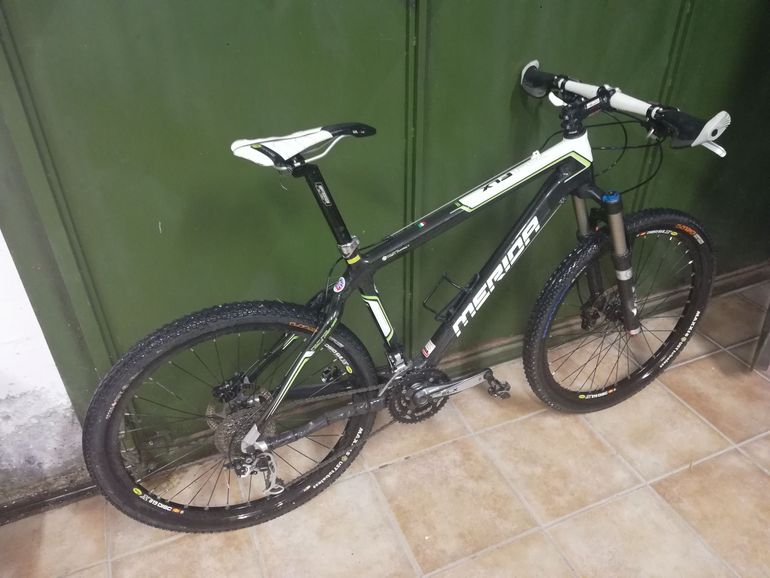 Used Merida FLX 1000  FULL CARBON  18"  46 CM 2012 Mountainbike, Black — image 3 of 25
