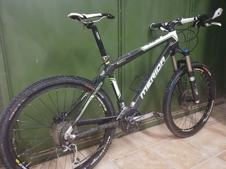 Used Merida FLX 1000  FULL CARBON  18"  46 CM 2012 Mountainbike, Black — image 4 of 25