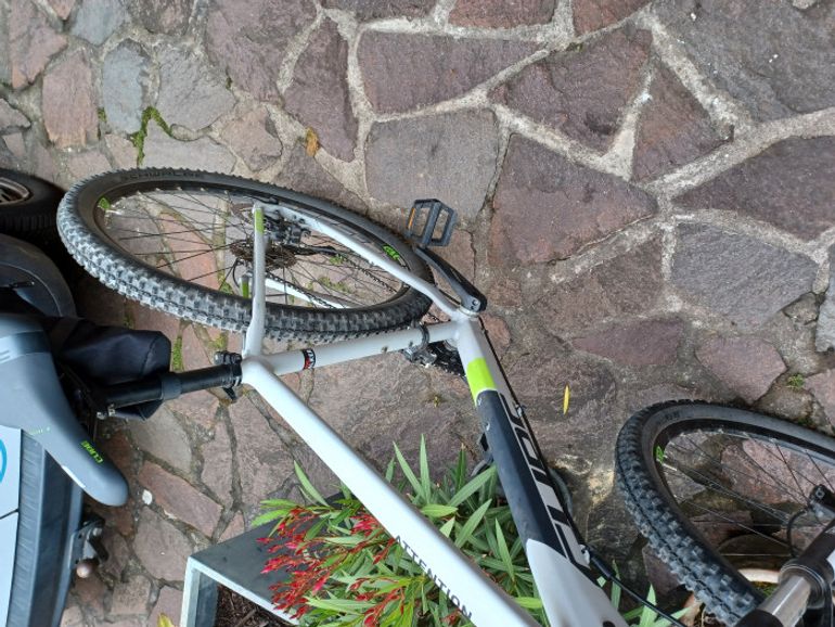 Used CUBE ATTENTION 2019 Mountainbike, Grigio chiaro — image 2 of 5
