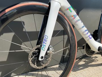 Brugt Factor OSTRO VAM - SRAM Red 2023 2023 Road & Gravel — billede 24 af 26