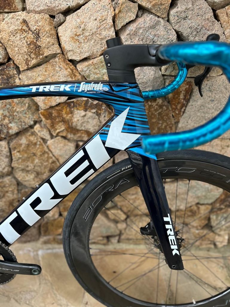 Used Trek MADONE SLR PROJECT ONE OCLV-800/Campagnolo CHORUS 12s+Bora WTO-60/gr.56 TOP 2022 Road & Gravel, Black — image 6 of 9