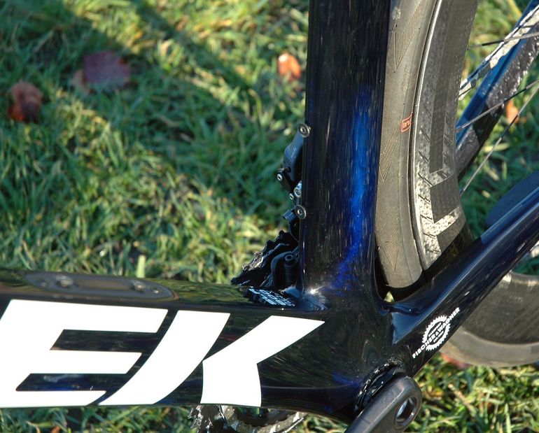 Used Trek TREK MADONE Segafredo SLR PROJECT ONE "BLUE TINT" CERAMICPEED/SRAM AXS/Gr.56 NEU 2022 Road & Gravel — image 15 of 20