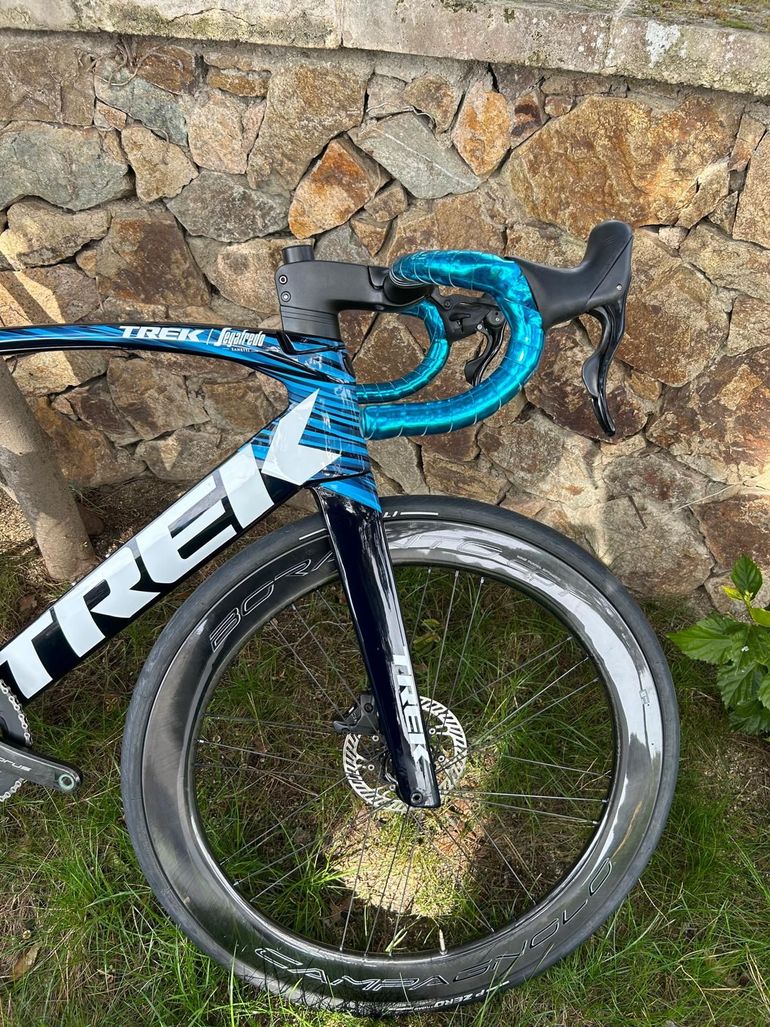 Used Trek MADONE SLR PROJECT ONE OCLV-800/Campagnolo CHORUS 12s+Bora WTO-60/gr.56 TOP 2022 Road & Gravel, Black — image 4 of 9