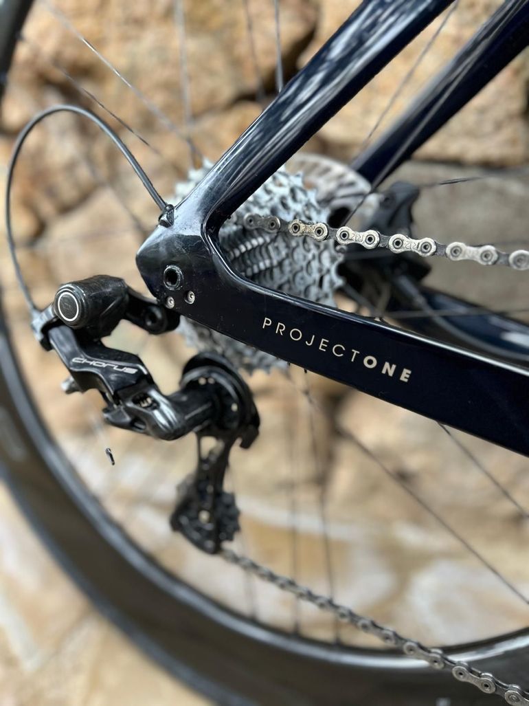 Used Trek MADONE SLR PROJECT ONE OCLV-800/Campagnolo CHORUS 12s+Bora WTO-60/gr.56 TOP 2022 Road & Gravel, Black — image 3 of 9