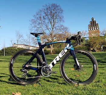 Used Trek TREK MADONE Segafredo SLR PROJECT ONE "BLUE TINT" CERAMICPEED/SRAM AXS/Gr.56 NEU 2022 Road & Gravel — image 20 of 20