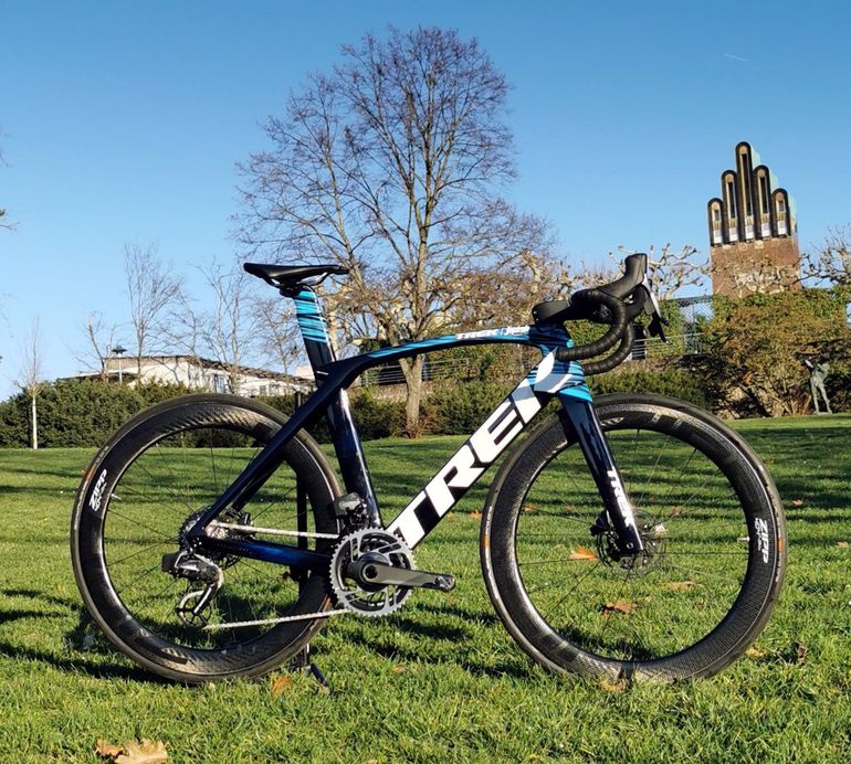 Used Trek TREK MADONE Segafredo SLR PROJECT ONE "BLUE TINT" CERAMICPEED/SRAM AXS/Gr.56 NEU 2022 Road & Gravel — image 20 of 20