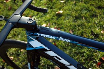 Used Trek TREK MADONE Segafredo SLR PROJECT ONE "BLUE TINT" CERAMICPEED/SRAM AXS/Gr.56 NEU 2022 Road & Gravel — image 18 of 20