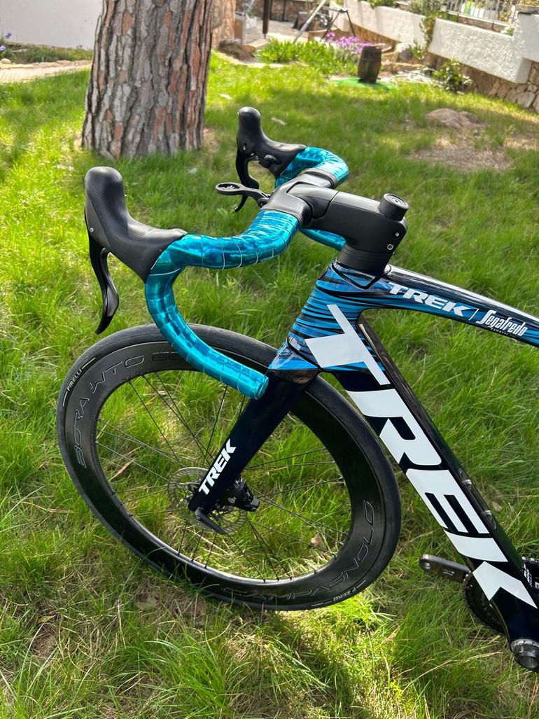 Used Trek MADONE SLR PROJECT ONE OCLV-800/Campagnolo CHORUS 12s+Bora WTO-60/gr.56 TOP 2022 Road & Gravel, Black — image 5 of 9
