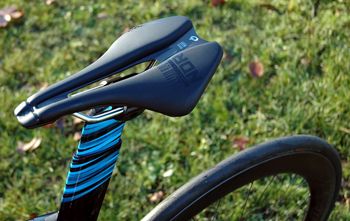 Used Trek TREK MADONE Segafredo SLR PROJECT ONE "BLUE TINT" CERAMICPEED/SRAM AXS/Gr.56 NEU 2022 Road & Gravel — image 6 of 20