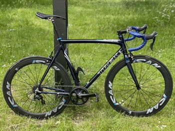 Used Trek Madone SL 5.2 2006 Road & Gravel, Blue — image 1 of 5