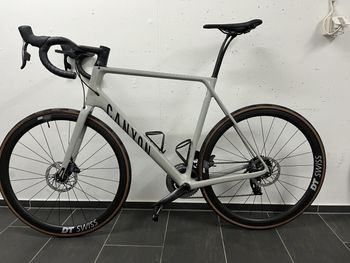 Used Canyon Endurace CF SL 8 Disc eTap 2022 Road & Gravel, Hellgrau — image 1 of 10