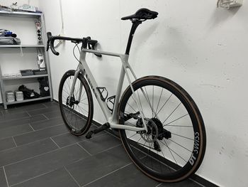 Used Canyon Endurace CF SL 8 Disc eTap 2022 Road & Gravel, Hellgrau — image 4 of 10