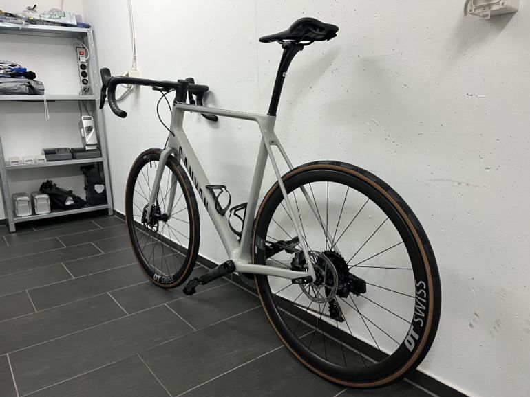 Used Canyon Endurace CF SL 8 Disc eTap 2022 Road & Gravel, Hellgrau — image 4 of 10