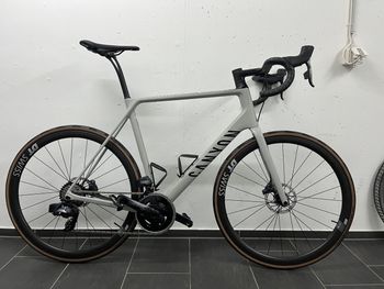 Used Canyon Endurace CF SL 8 Disc eTap 2022 Road & Gravel, Hellgrau — image 10 of 10