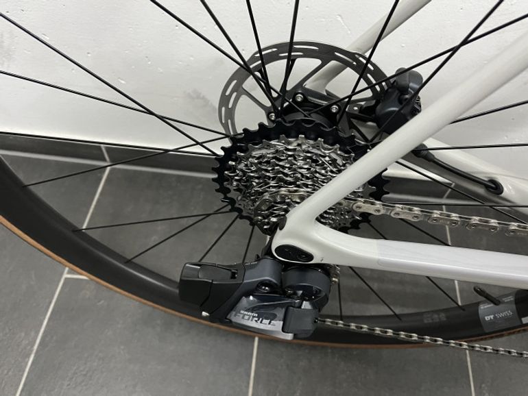 Used Canyon Endurace CF SL 8 Disc eTap 2022 Road & Gravel, Hellgrau — image 5 of 10