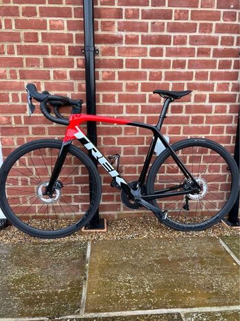 Used Trek Emonda SL6 Pro 2023 - 56 Cm - Shimano Ultergra Di2 2023 Road & Gravel, Red — image 3 of 4