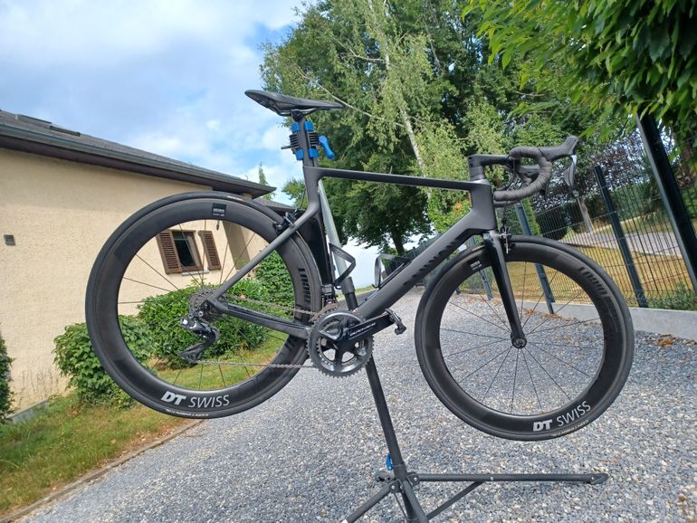 Canyon Aeroad CF SLX 9.0 Di2 used in L | buycycle USA