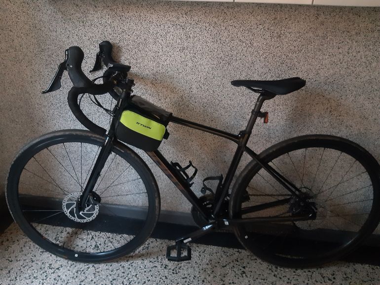Used Giant Contend AR 1 2024 2024 Road & Gravel — image 1 of 5