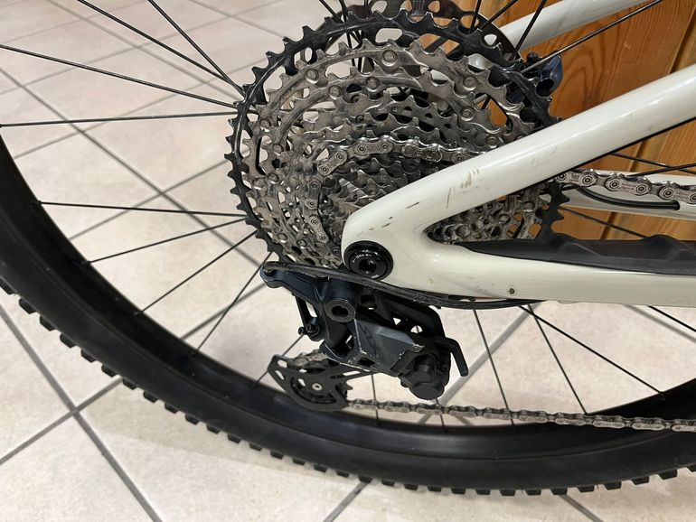 Used Specialized Stumpjumper carbon comp 2022 Mountainbike, Light Gray — image 4 of 14