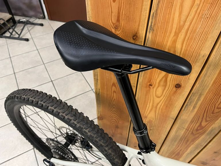 Used Specialized Stumpjumper carbon comp 2022 Mountainbike, Light Gray — image 8 of 14