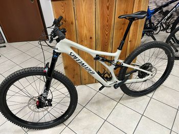 Used Specialized Stumpjumper carbon comp 2022 Mountainbike, Light Gray — image 9 of 14