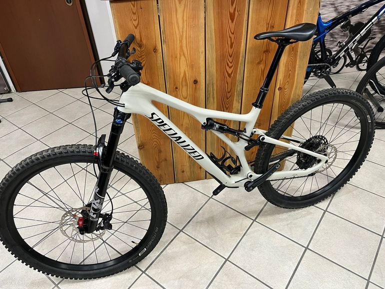 Used Specialized Stumpjumper carbon comp 2022 Mountainbike, Light Gray — image 9 of 14